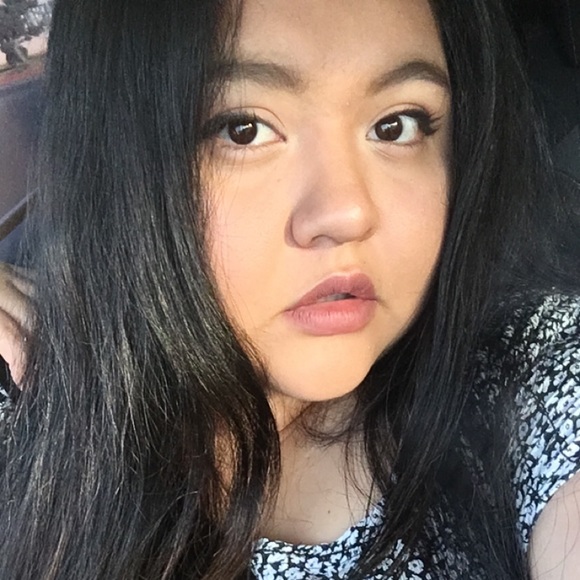 Meet your Posher, Juliana - Picture 3 of 5